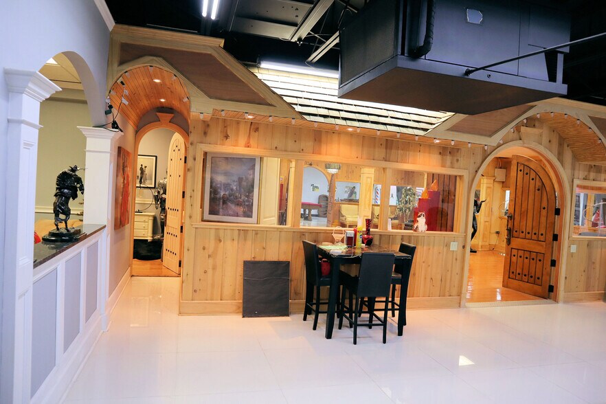 More Photos Of 395 S Ocoee St, Cleveland Showroom For Sale