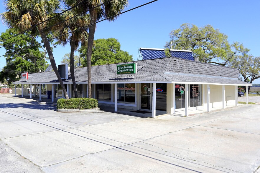 Primary Photo Of 81 Sea Island Pky, Ladys Island Freestanding For Sale