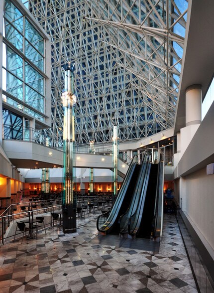 More Photos Of 1201 Elm St, Dallas Office For Lease