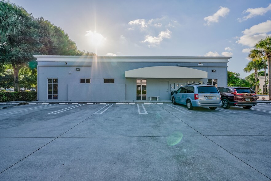 More Photos Of 5205 Village Blvd, West Palm Beach Medical For Lease