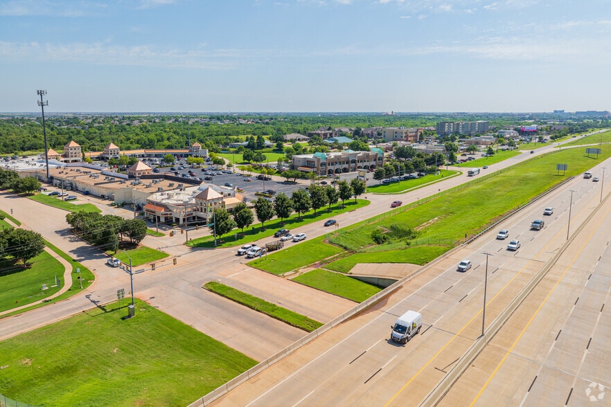 More Photos Of 4401 W Memorial Rd, Oklahoma City General Retail For Lease