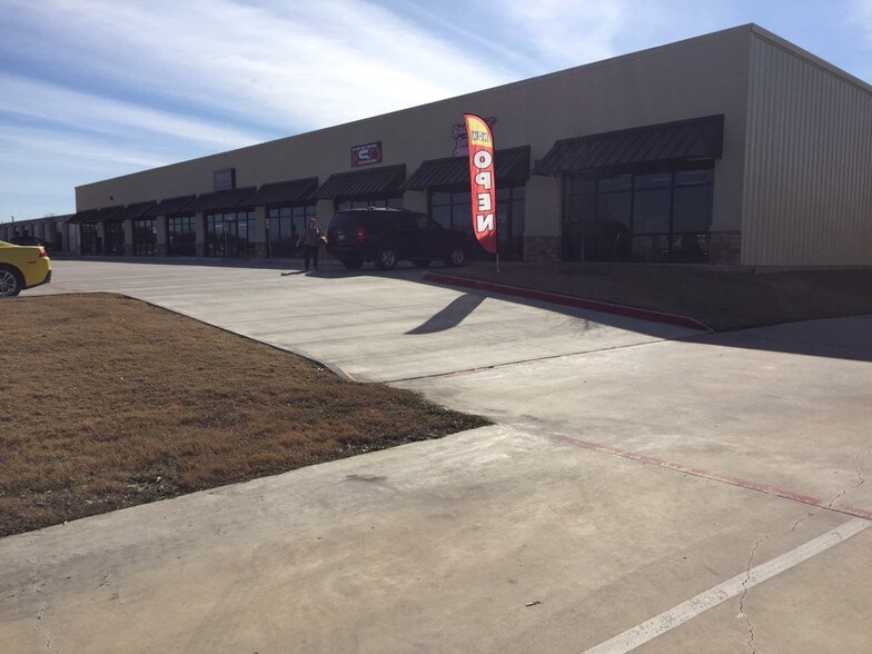 More Photos Of 5850 Kroger Dr, Fort Worth Storefront Retail Office For Lease