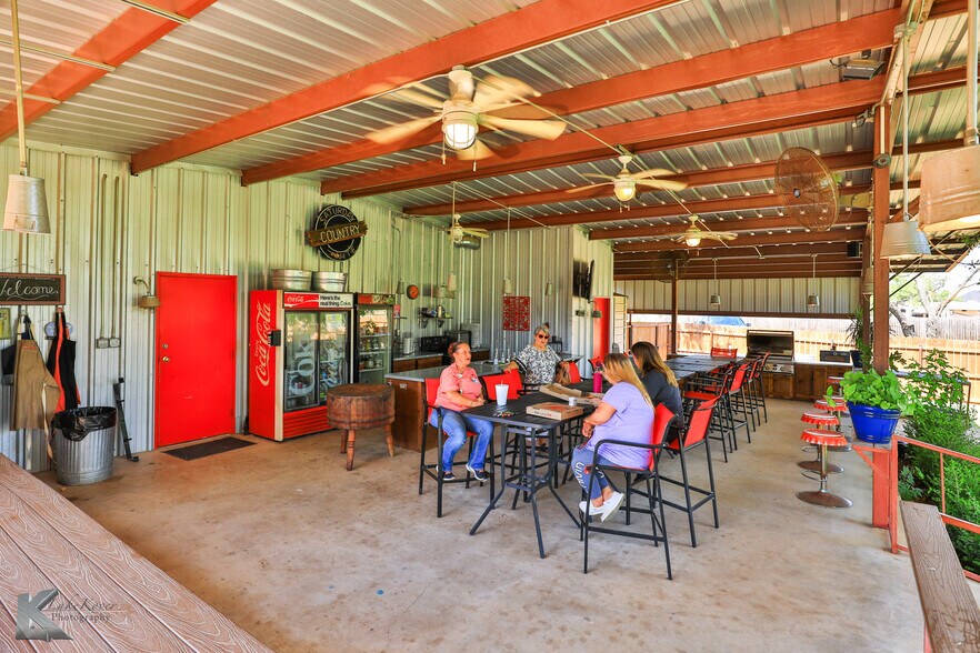 More Photos Of 2180 Maple St, Abilene Specialty For Sale