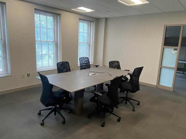 More Photos Of 127 Church St, New Haven Office For Sale