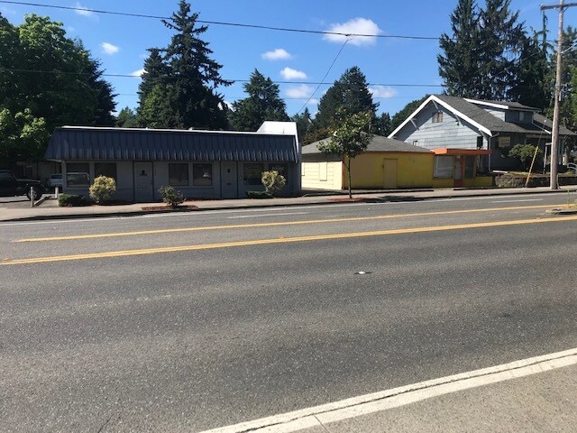More Photos Of 17350-17390 Smith Ave, Sandy Storefront Retail Office For Sale