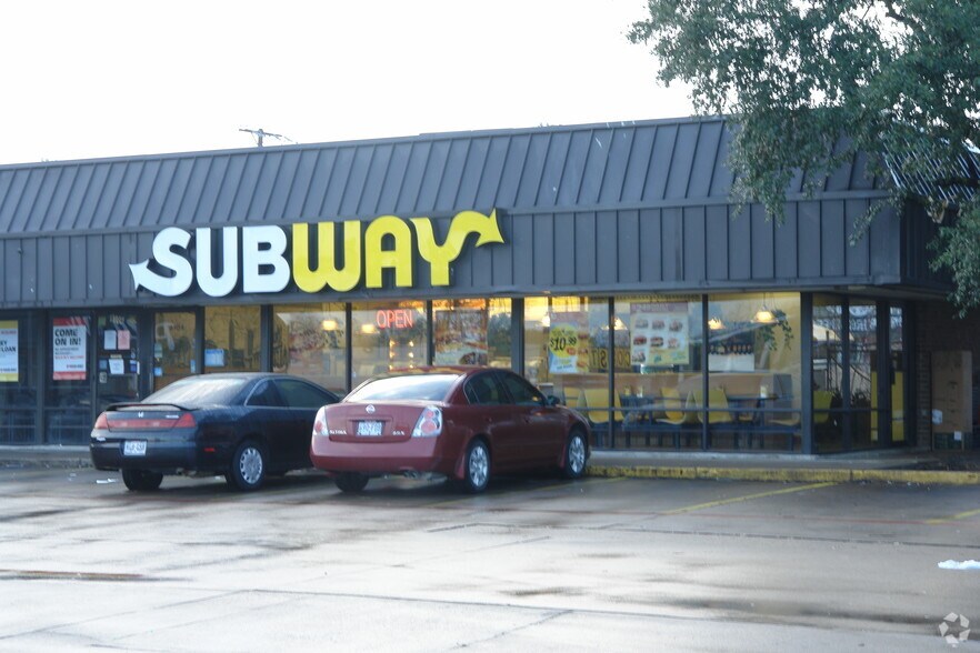 More Photos Of 8104-8124 Lake June Rd, Dallas Storefront For Lease