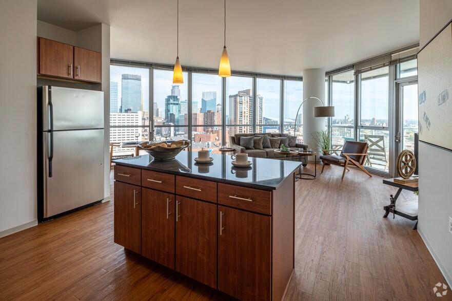 More Photos Of 1369 Spruce Pl, Minneapolis Apartments For Lease