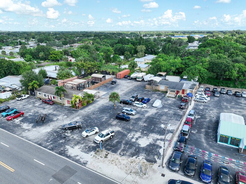 More Photos Of 1918 Aurora Rd, Melbourne Auto Dealership For Lease