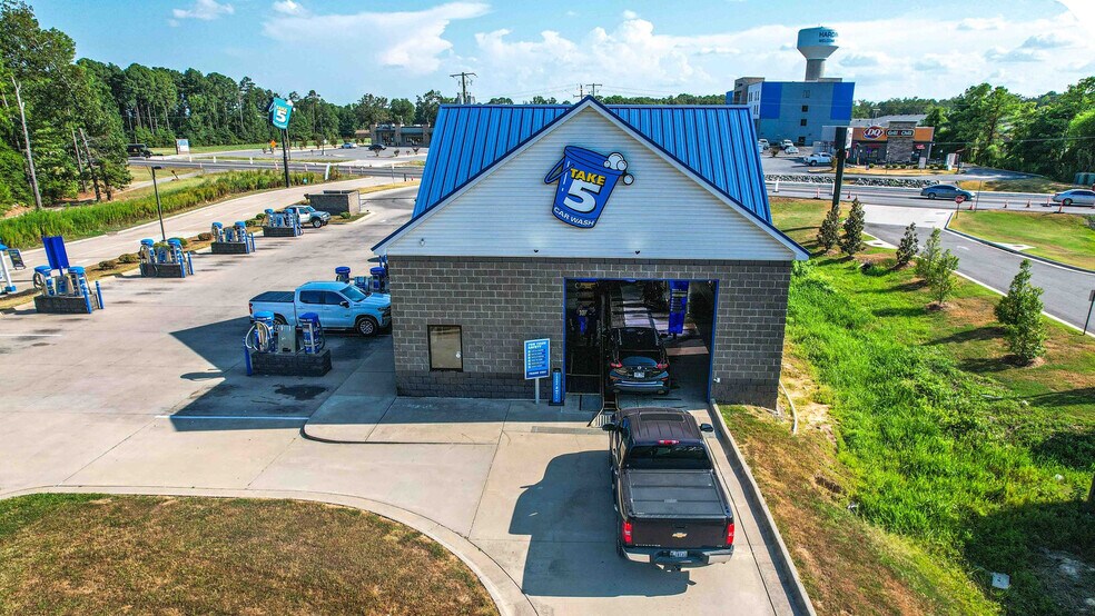 Primary Photo Of 7801 Sheridan Rd, White Hall Carwash For Sale