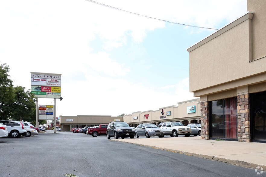 More Photos Of 2465 N Main St, Sunset Unknown For Lease