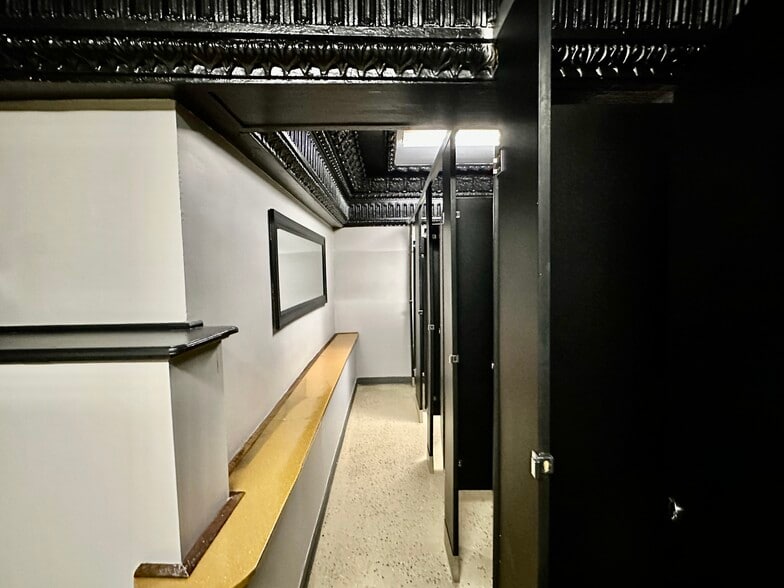 More Photos Of 832 Gallia St, Portsmouth Theater Concert Hall For Sale