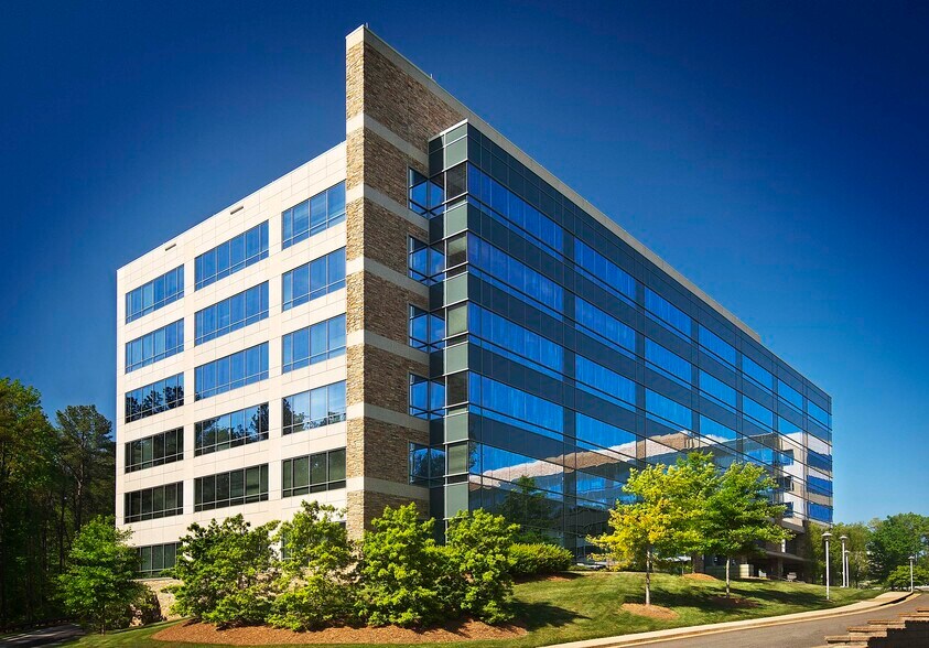 More Photos Of 1110 Sanctuary Pky, Alpharetta Office For Lease