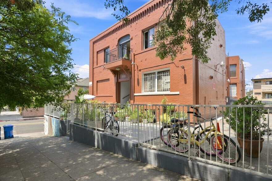 More Photos Of 101 Dudley Ave, Venice Apartments For Sale