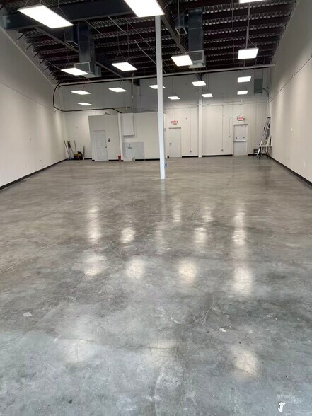 More Photos Of 11130 Gulf Fwy, Houston Unknown For Lease