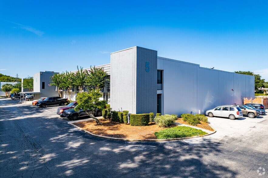 More Photos Of 3600-3606 Silver Star Rd, Orlando Unknown For Lease