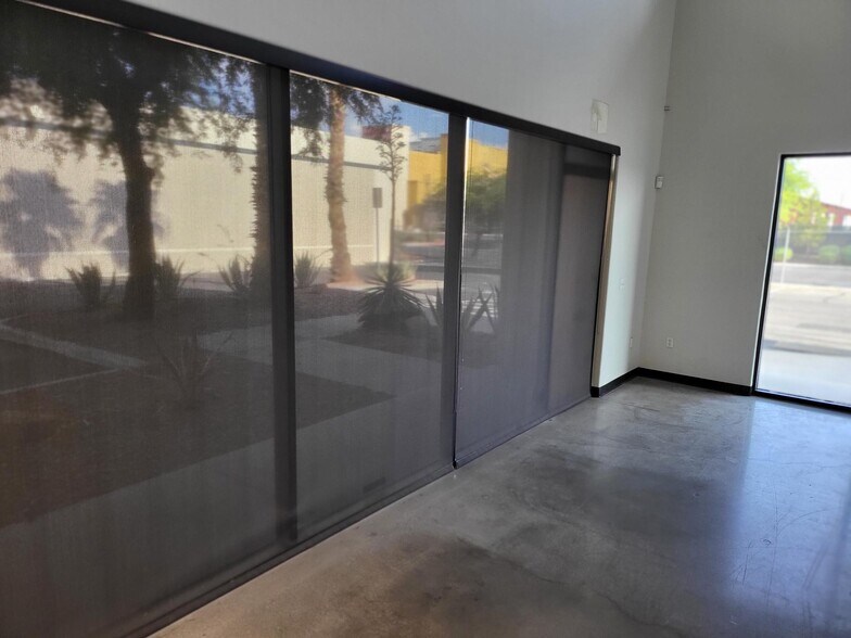 More Photos Of 3326 Ponderosa Way, Las Vegas Warehouse For Lease