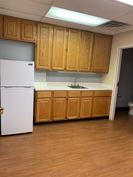 More Photos Of 660 Cooper Rd, Westerville Medical For Sale