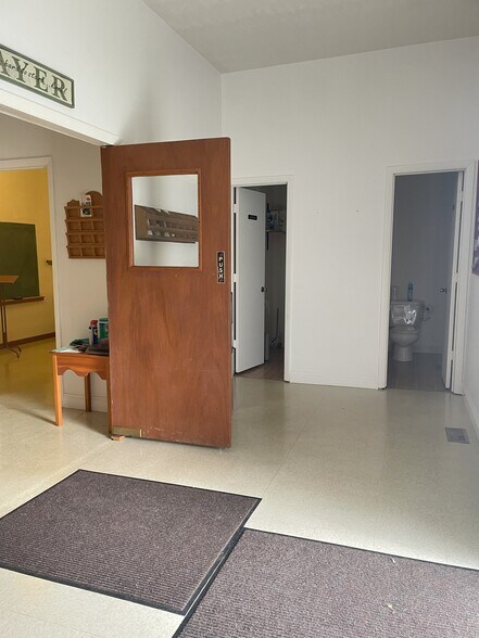 More Photos Of 203 Henderson St, Richlands Flex For Sale