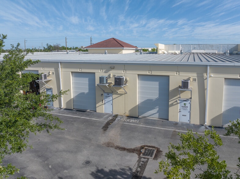 More Photos Of 17000 Alico Commerce Ct, Fort Myers Flex For Sale