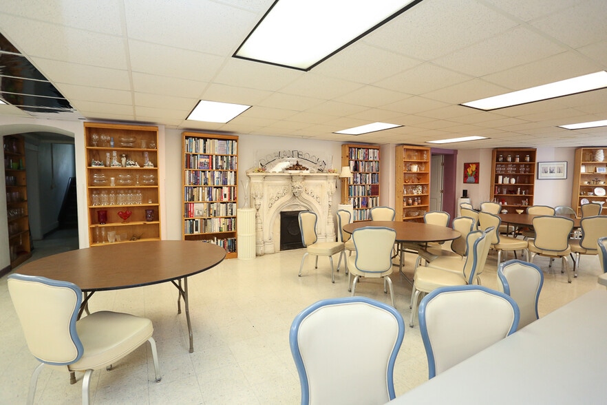More Photos Of 1205 Elm St, Youngstown Religious Facility For Sale