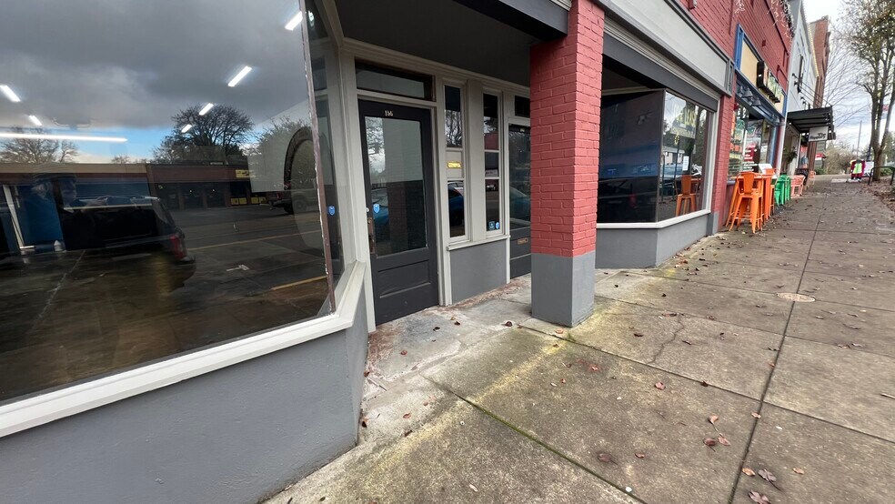 More Photos Of 155 Main St W, Monmouth Storefront For Lease