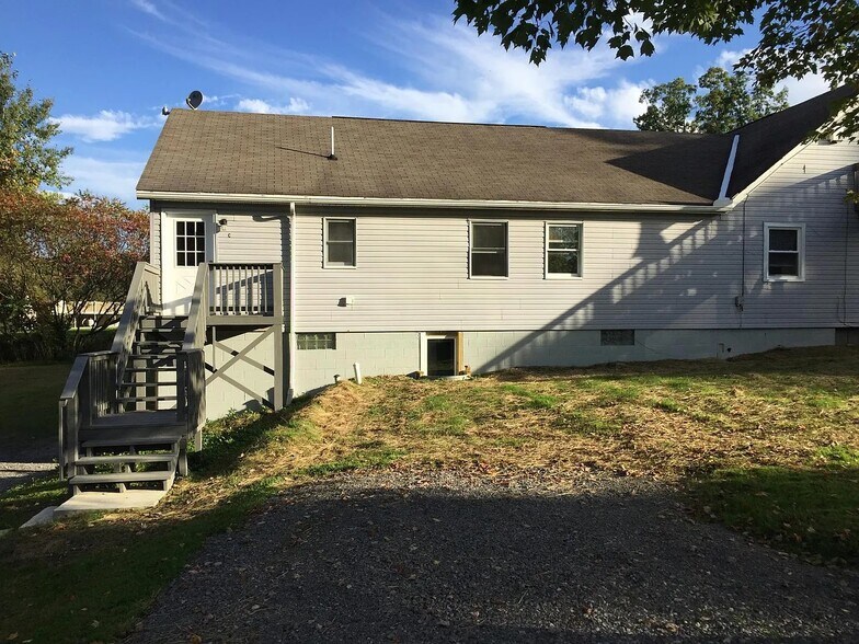 More Photos Of 147 Georgetown Rd, Beaver Falls Apartments For Sale
