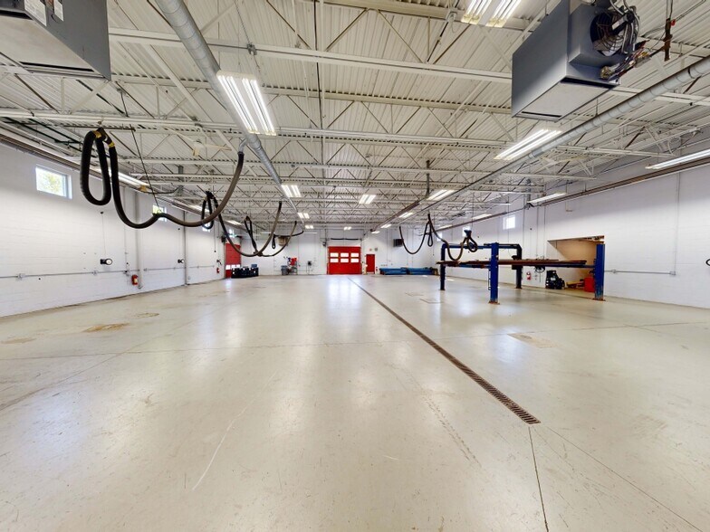 More Photos Of 855 E Grand Ave, Lake Villa Auto Dealership For Sale