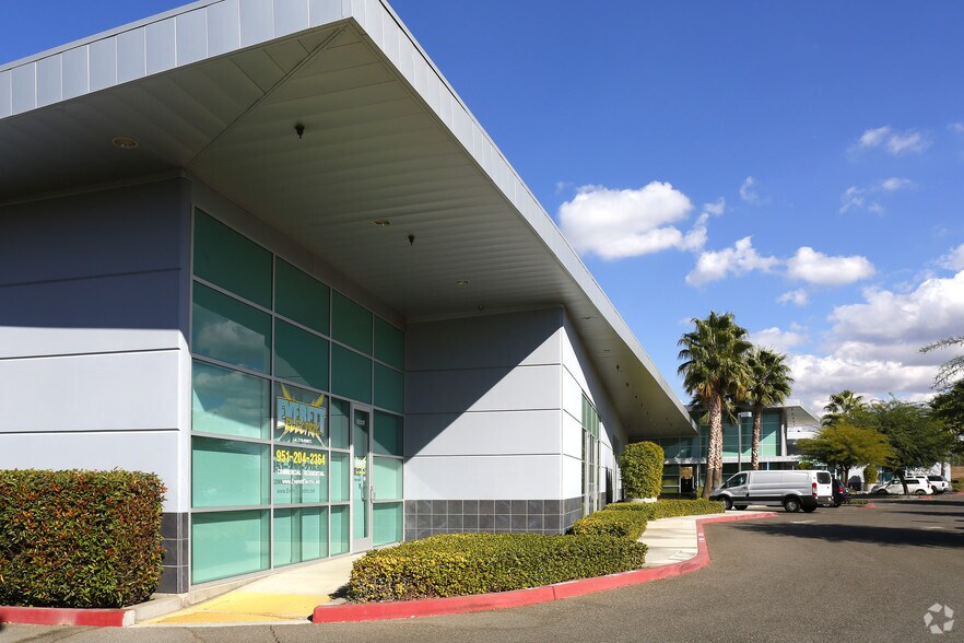 More Photos Of 6421 Central Ave, Riverside Warehouse For Lease