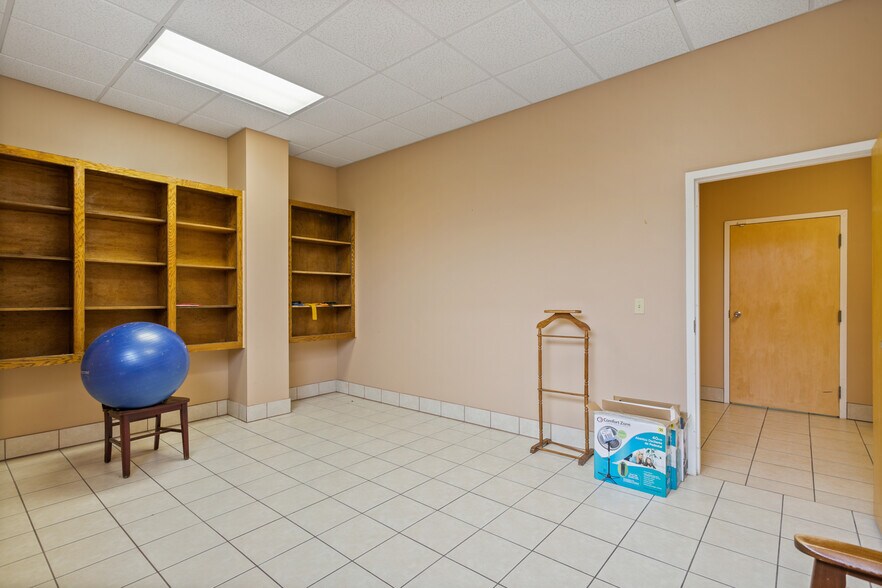 More Photos Of 2255 Dunn Ave, Jacksonville Medical For Lease
