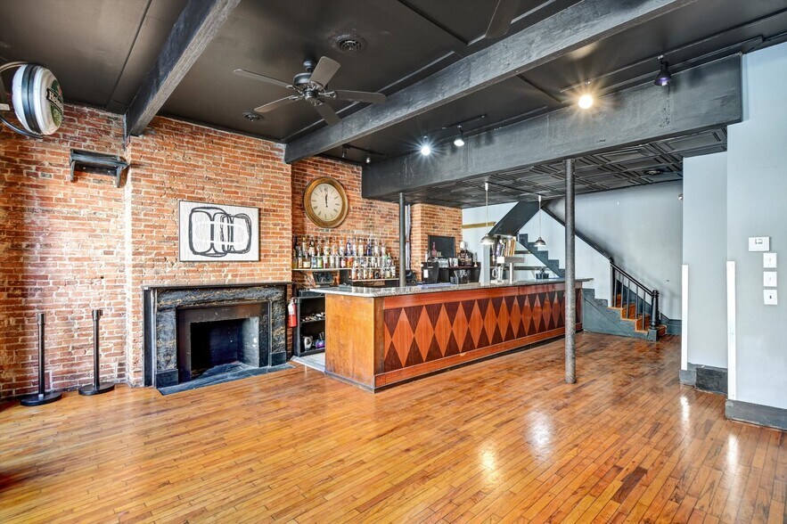 More Photos Of 15 E Centre St, Baltimore Bar For Sale