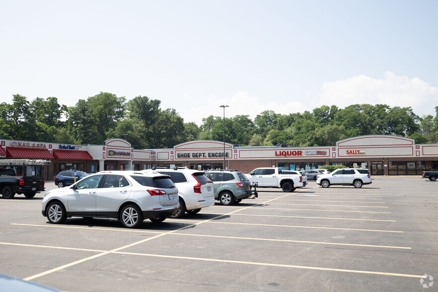 More Photos Of 1400-1450 Altamont Ave, Schenectady Storefront For Lease