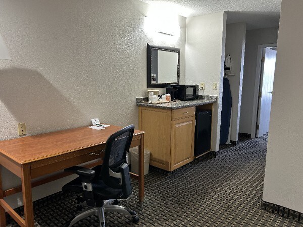 More Photos Of 2463 E Sharon Rd, Cincinnati Hotel For Sale