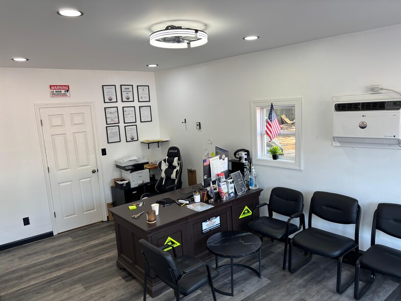 More Photos Of 11021-11025 Jefferson Ave, Newport News Auto Dealership For Sale