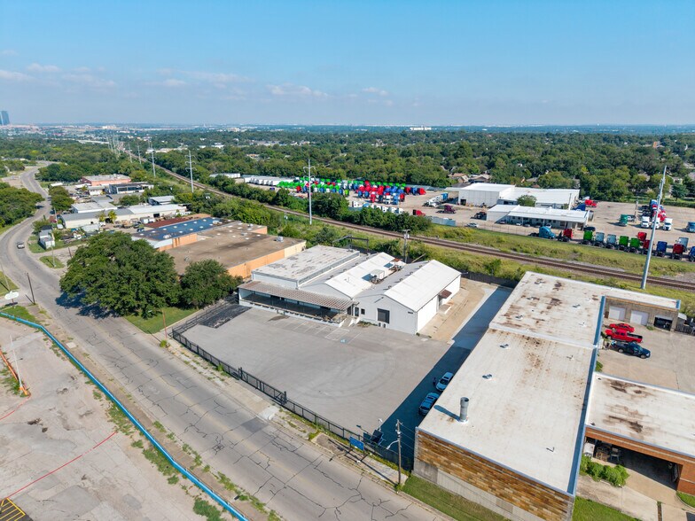 More Photos Of 3623-3625 E Vickery Blvd, Fort Worth Warehouse For Sale