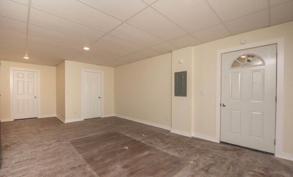 More Photos Of 16-20 E Main St, Plymouth Storefront Retail Residential For Sale