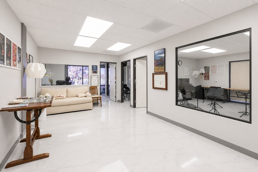 More Photos Of 6920 Miramar Rd, San Diego Loft Creative Space For Lease