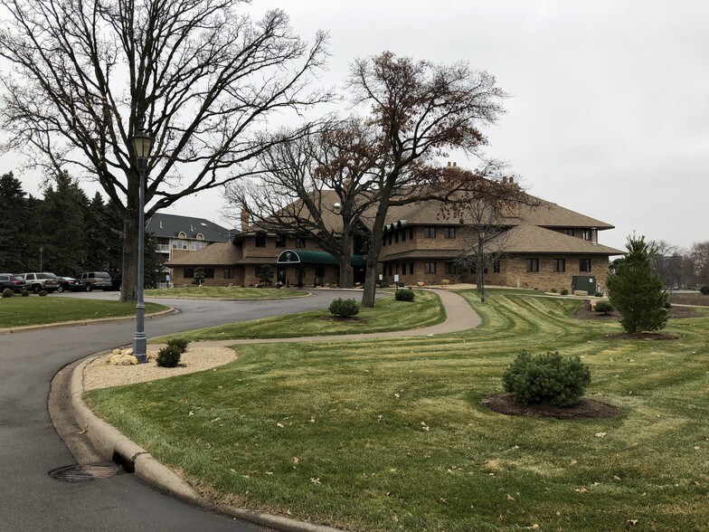 More Photos Of 8525 Edinbrook Xing, Minneapolis Office For Lease