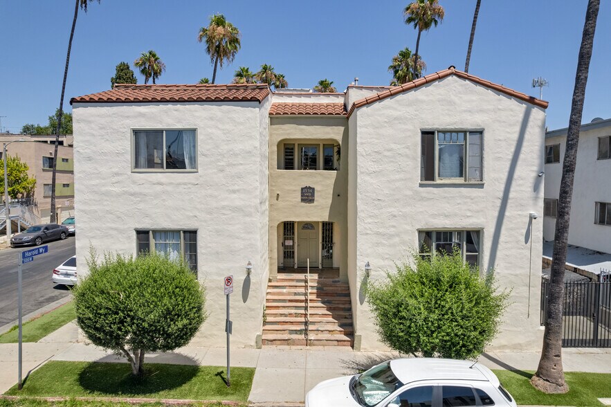 More Photos Of 1534 Winona Blvd, Los Angeles Apartments For Sale