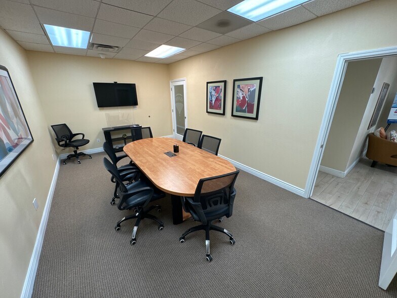 More Photos Of 1314 E Venice Ave, Venice Medical For Sale