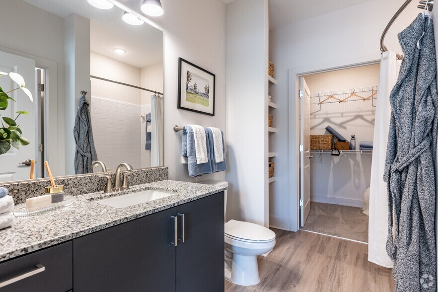 More Photos Of 12801 Lucks Ln, Midlothian Apartments For Sale