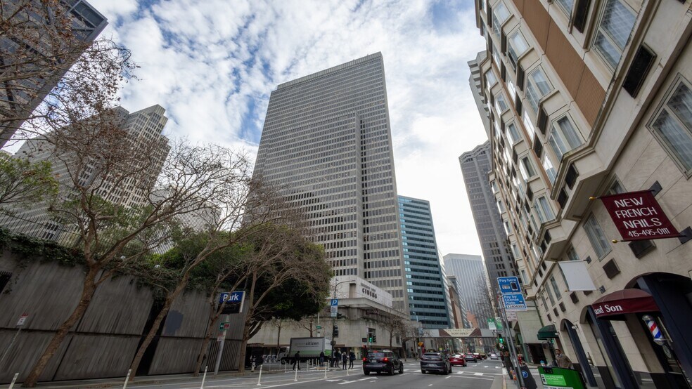More Photos Of One Embarcadero Ctr, San Francisco Coworking Space