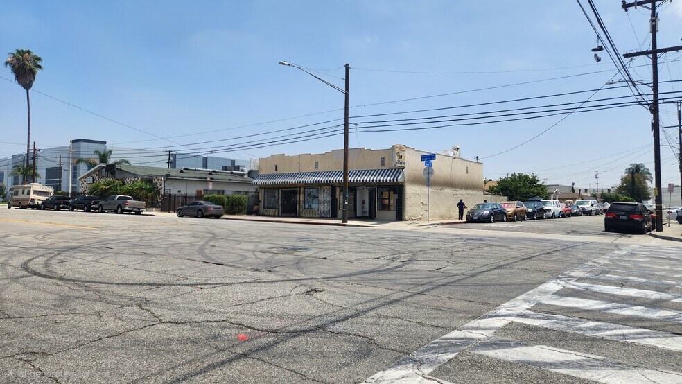 Primary Photo Of 6526 Holmes Ave, Los Angeles Freestanding For Sale