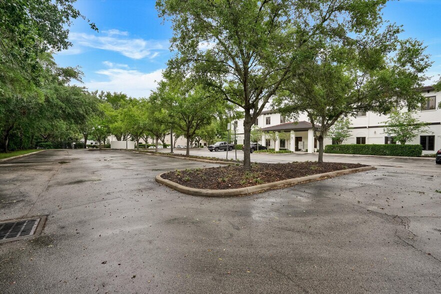 More Photos Of 6052 Turkey Lake Rd, Orlando Office For Lease