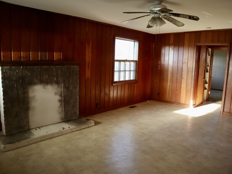 More Photos Of 103 Morgan Ave, Smyrna Office Residential For Sale