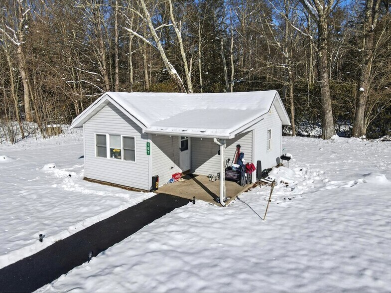 More Photos Of 306 Merwinsburg Rd, Effort Apartments For Sale