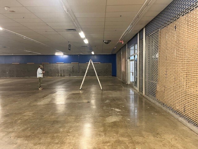 More Photos Of 3505 S Carrollton Ave, New Orleans Auto Repair For Lease