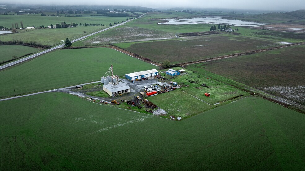 More Photos Of 10755 Highway 22, Dallas Warehouse For Lease