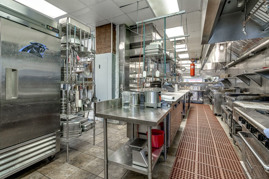 More Photos Of 100 E Fort Macon Rd, Atlantic Beach Restaurant For Sale