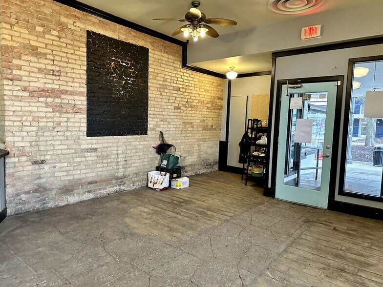 More Photos Of 301 S Washington Sq, Lansing Storefront For Lease