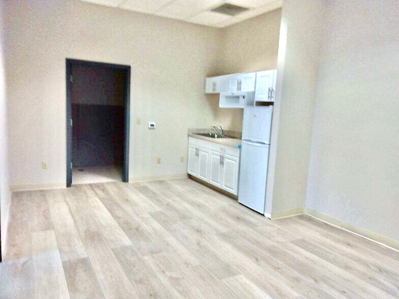 More Photos Of 51530 Huntington Rd, La Pine Office For Lease